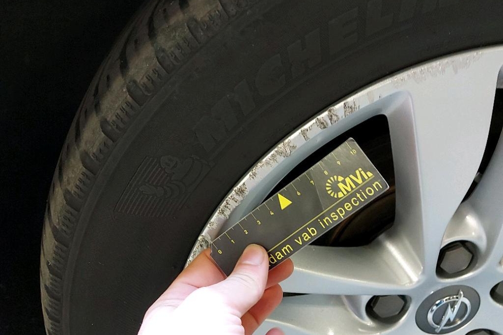 Opel Astra 2017 фото 12