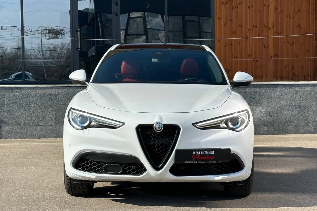 Alfa Romeo Stelvio 2021 photo 1