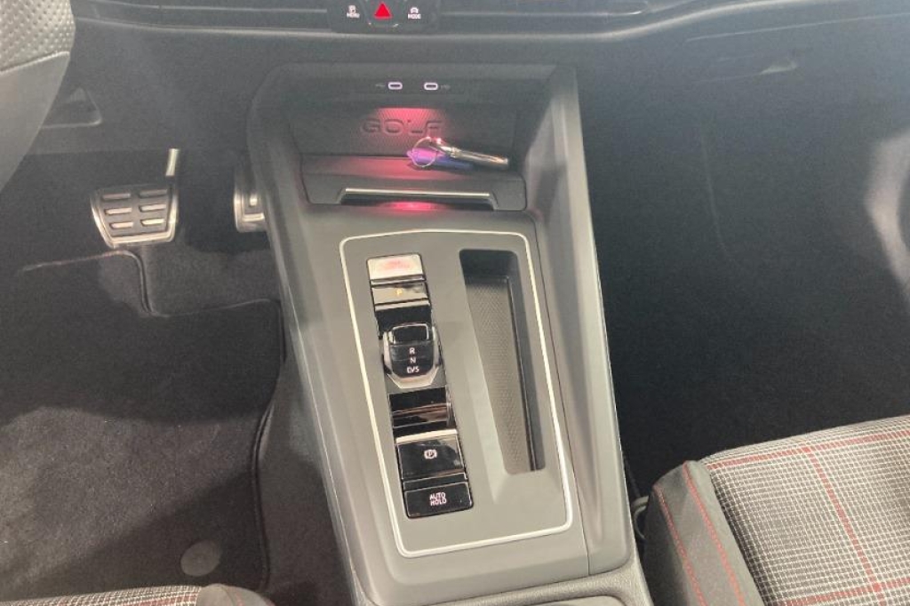 Volkswagen Golf GTI 2020 photo 2