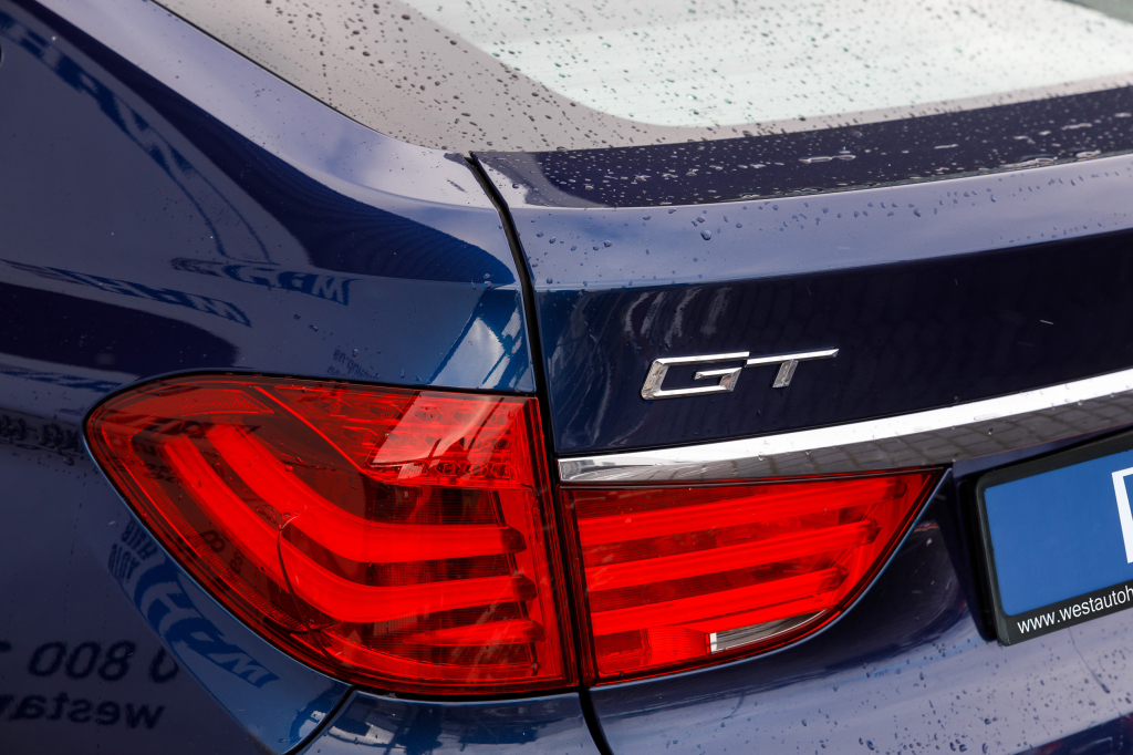 BMW 535 GT 2013 фото 37