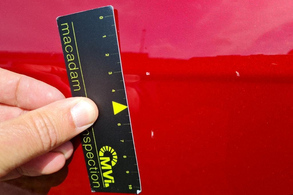 Jaguar XE 2016 photo 10