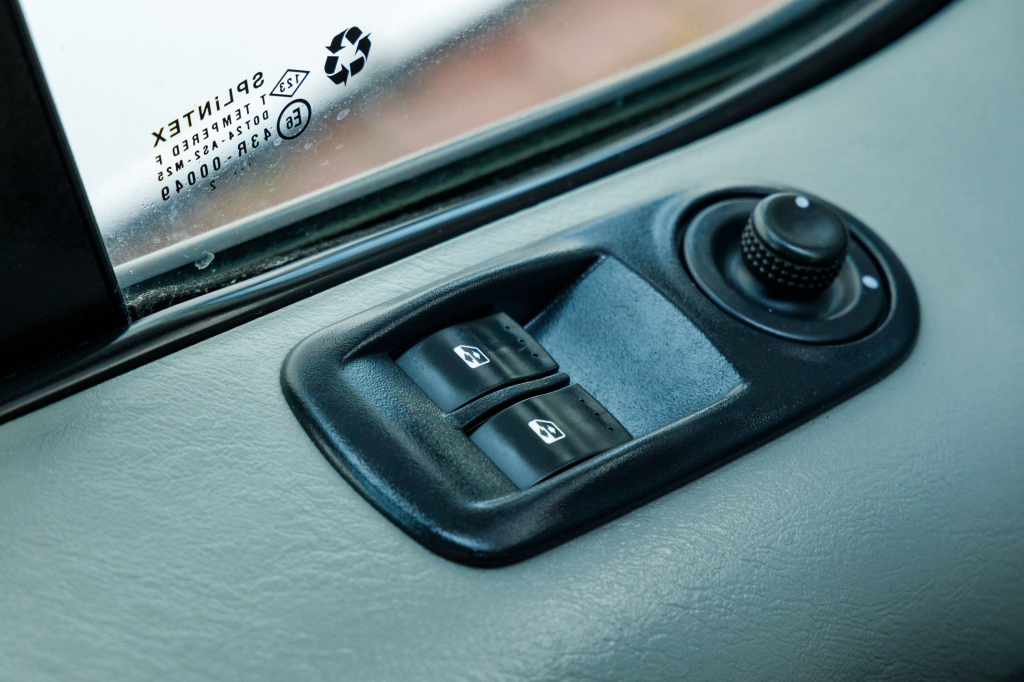 Renault Trafic пасс. 2012 photo 6