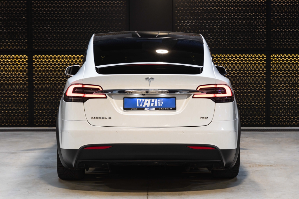 Tesla Model X 75D 2017 фото Tesla Model X 75D 2017 фото 10