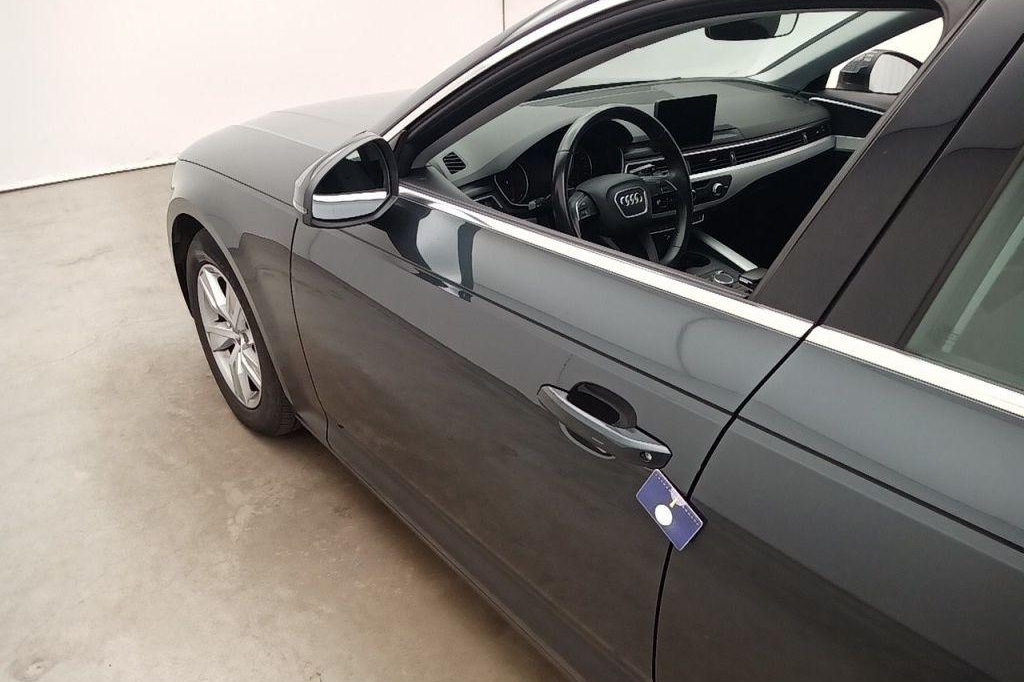 Audi A4 Avant 2017 фото 18