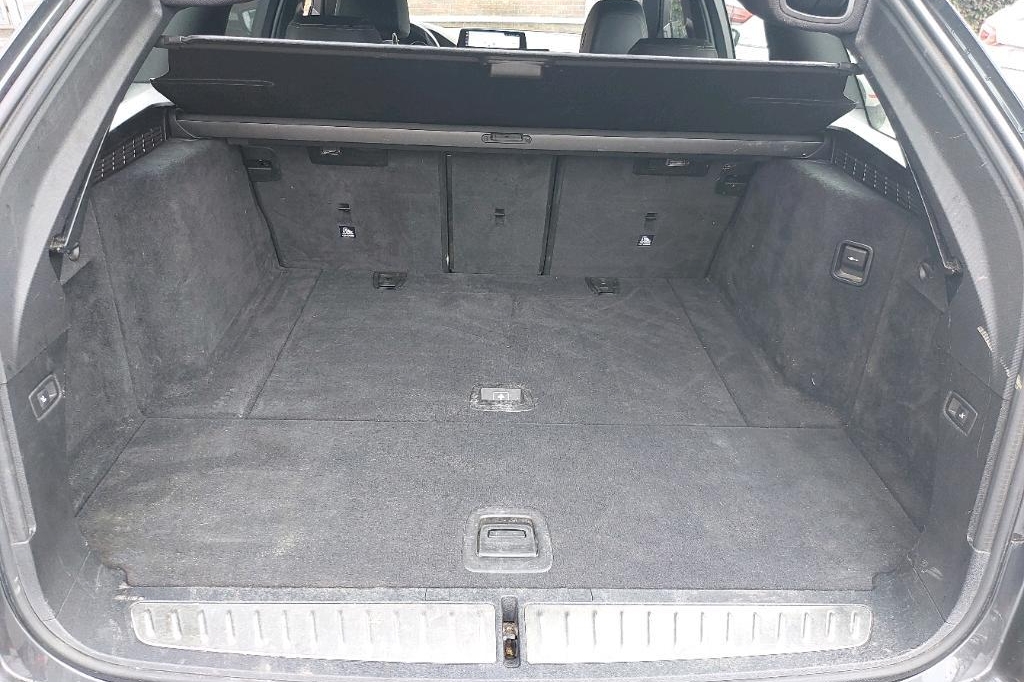 BMW 5er Touring 2017 photo 9