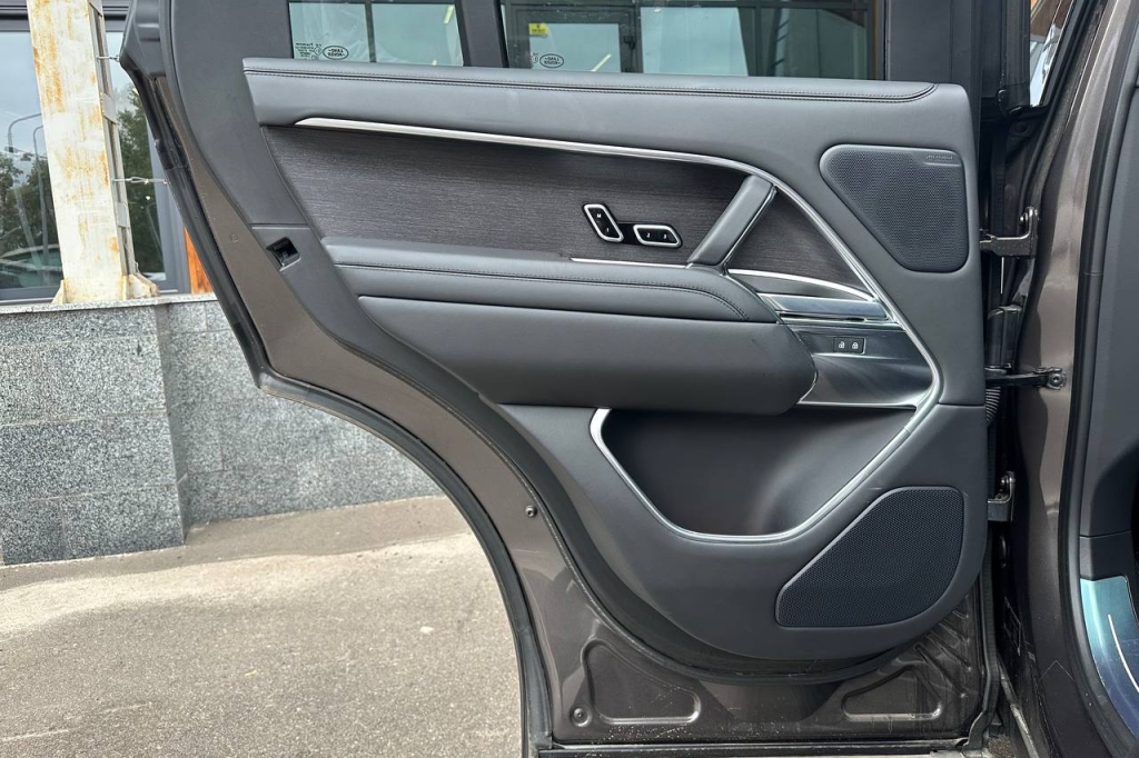 Land Rover Range Rover 3.0 D350 MHEV AWD First Edition  2023 photo 16