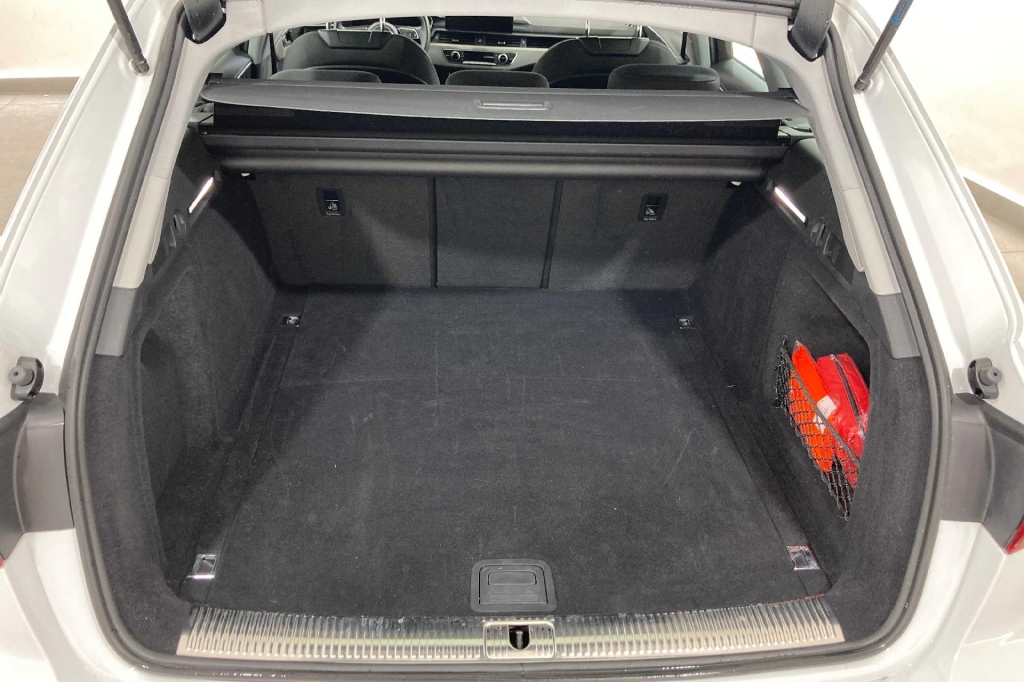 Audi A4 Avant 2019 фото 6