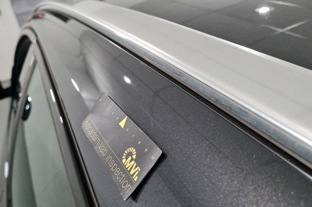 Volvo V60 Cross Country 2017 photo 21