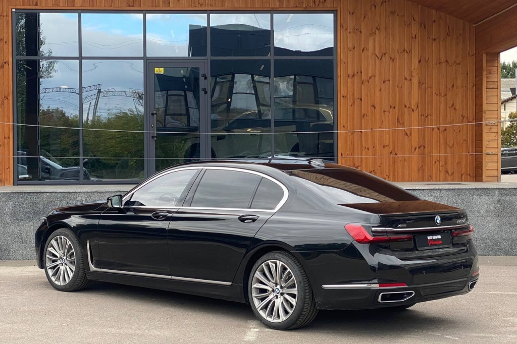 BMW 740 xDrive 2019 фото 3