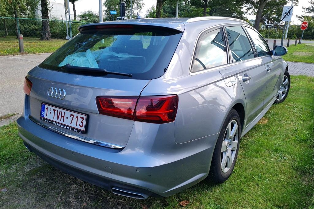 Audi A6 Avant 2018 фото 6