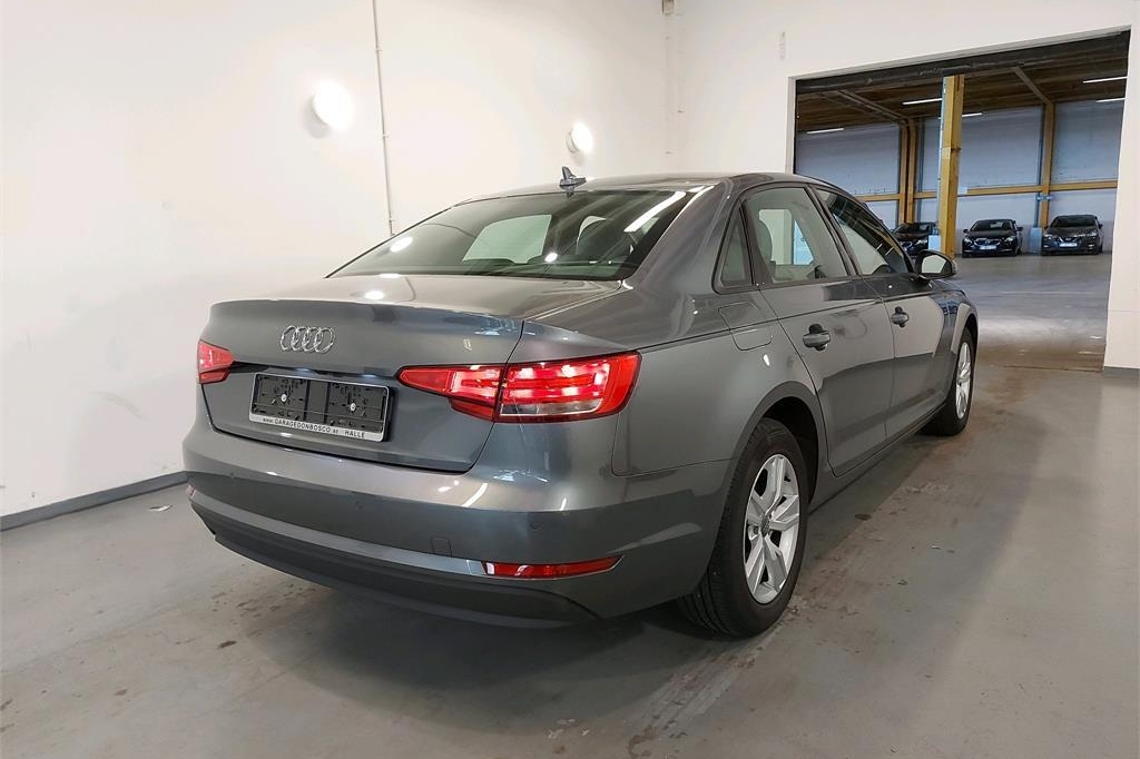 Audi A4 2018 photo 6