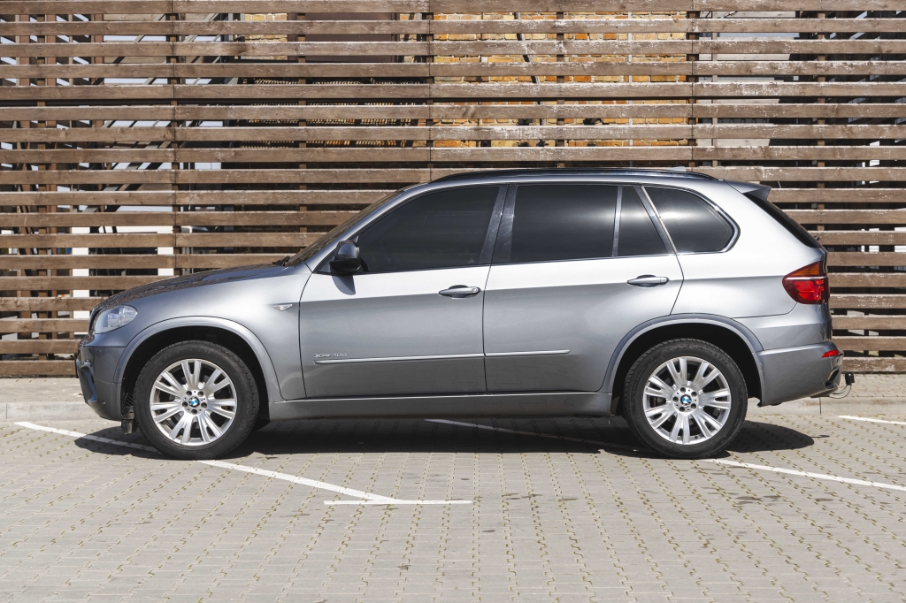 BMW X5 2010 фото BMW X5 2010 фото 12