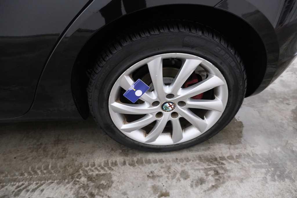 Alfa Romeo Giulietta 2016 photo 43