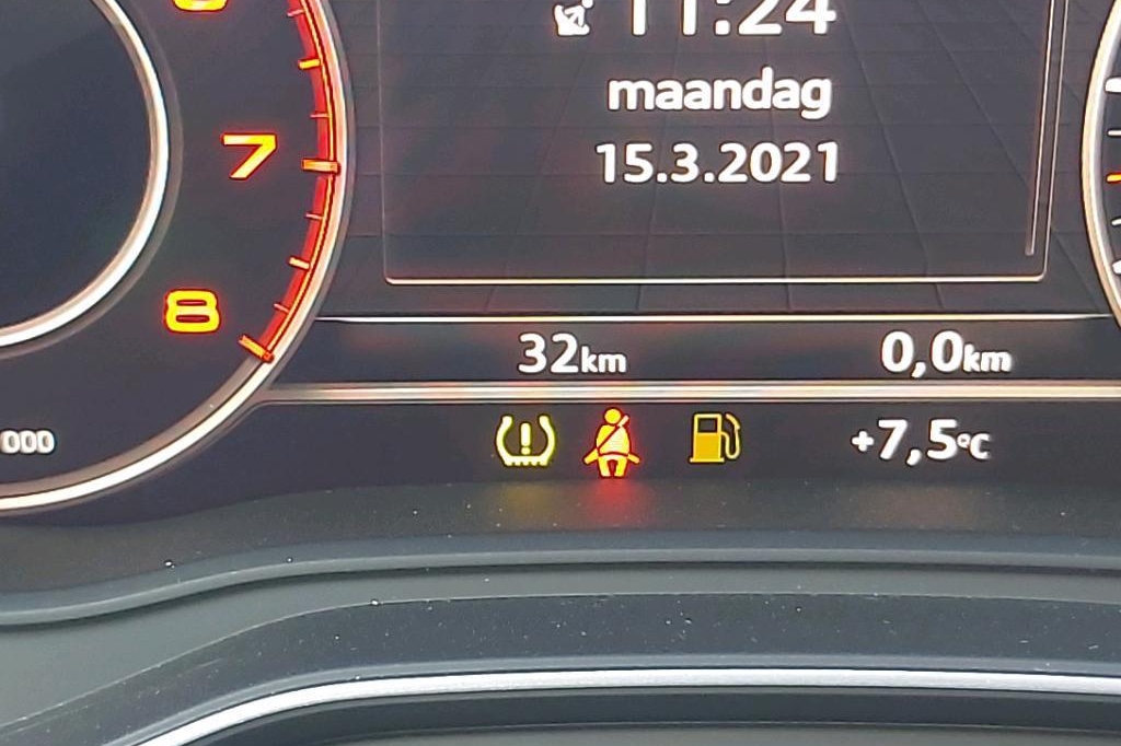 Audi A4 2019 photo 2