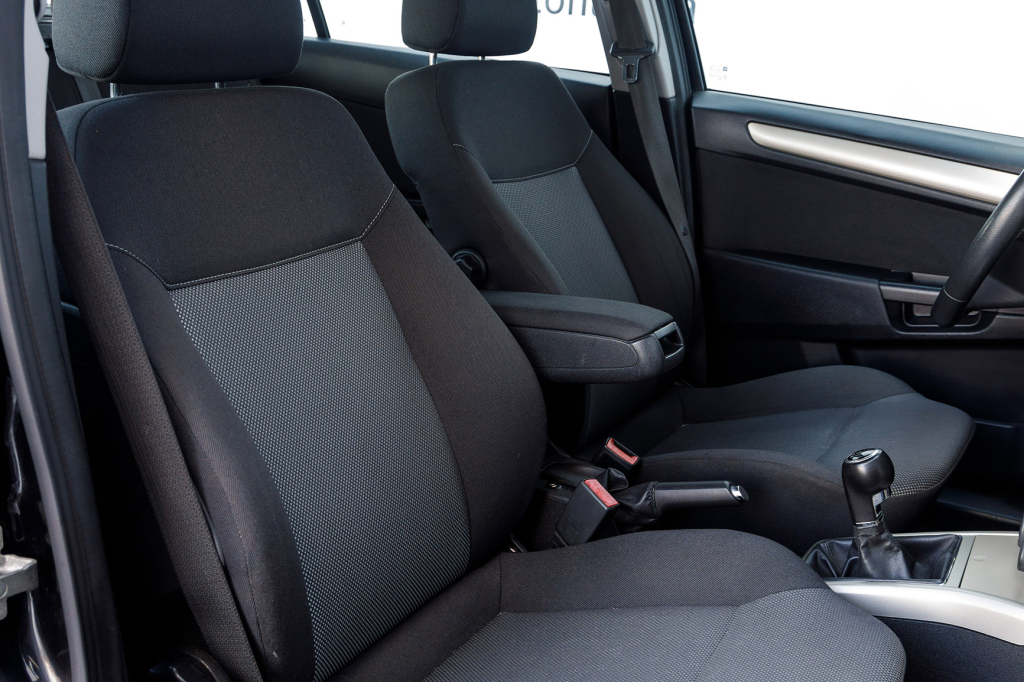 Opel Astra H фото 11