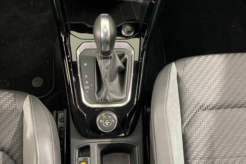 Volkswagen T-Roc 2021 photo 2