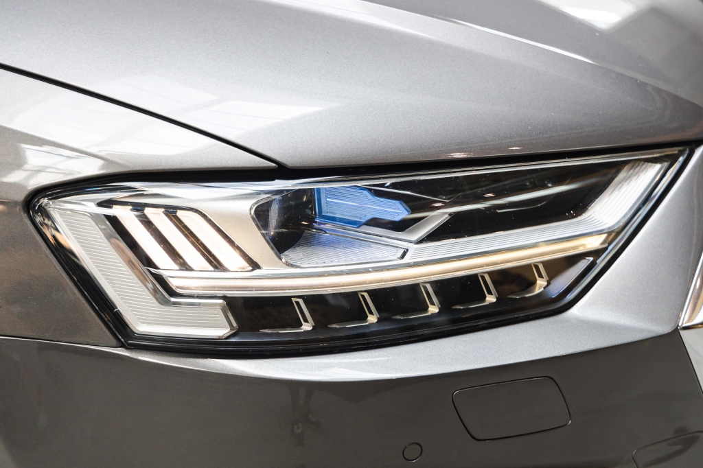 Audi A8 L 2018 фото Audi A8 L 2018 фото 6