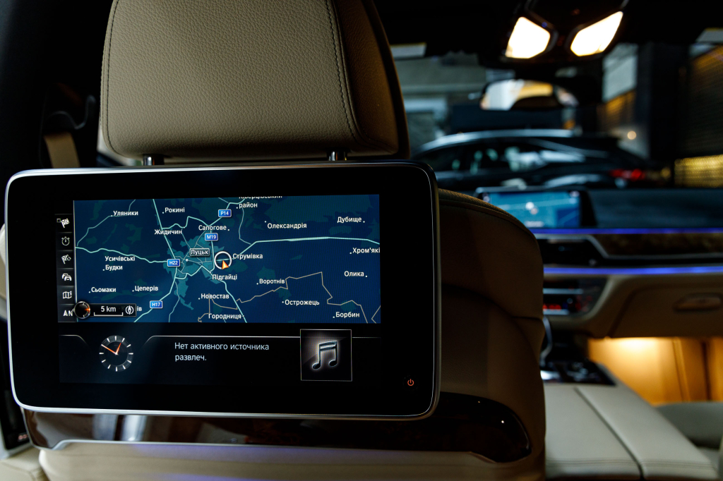 BMW 740 2016 photo 43