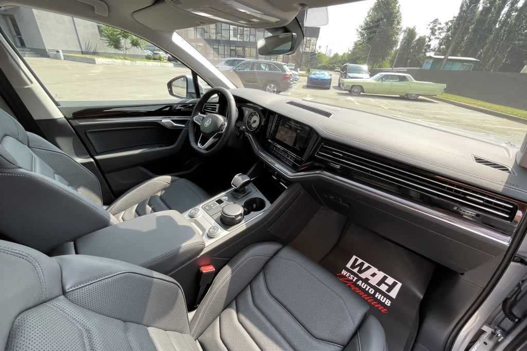 Volkswagen Touareg Silver 3.0TDI 2021 photo 10