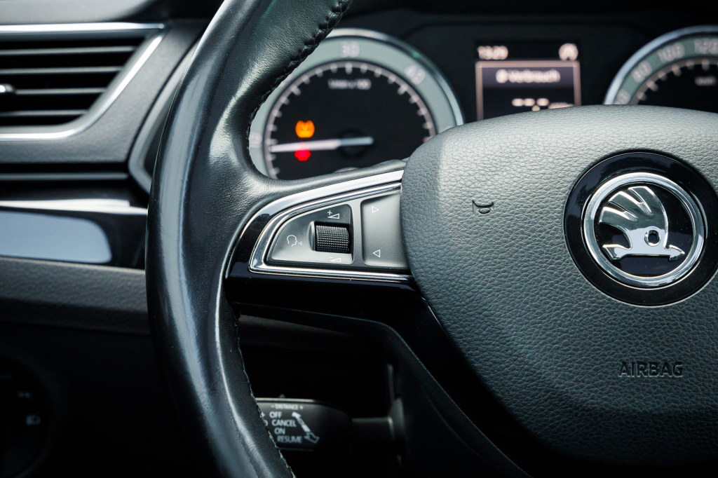 Skoda Superb Laurin & Klement 4x4 2015 photo 39