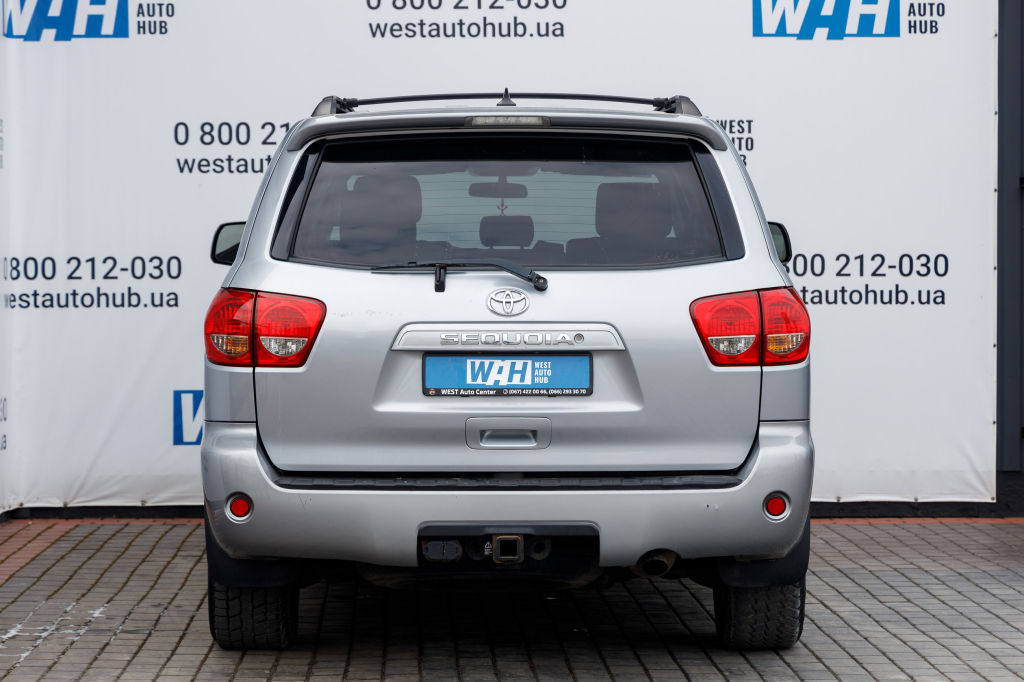 Toyota Sequoia SR5 2012 фото 4