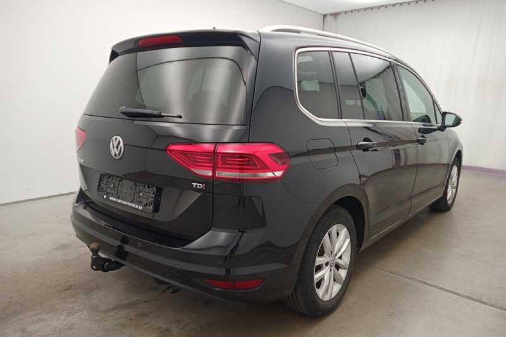 Volkswagen Touran 2016 photo 1