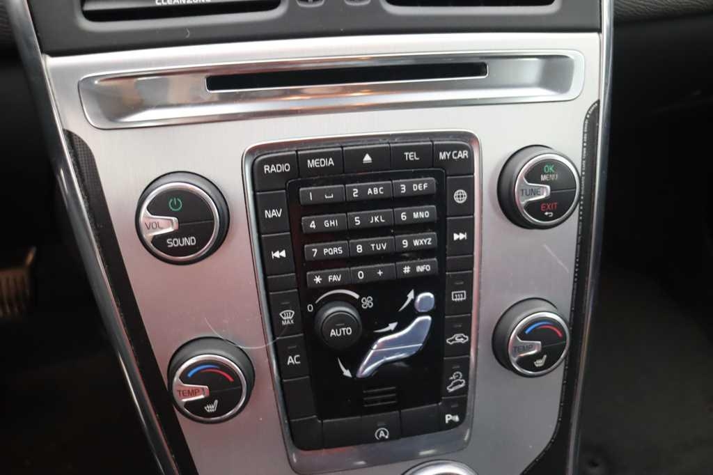 Volvo XC60 2016 фото 2