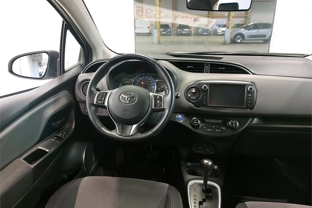 Toyota Yaris 2016 photo 7