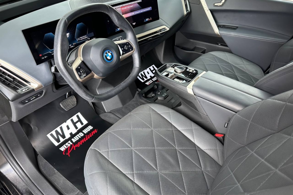 BMW iX xDrive40 2022 фото BMW iX xDrive40 2022 фото 12