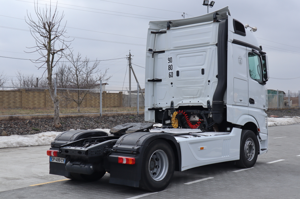 Mercedes-Benz Actros 1845 2012 photo 3