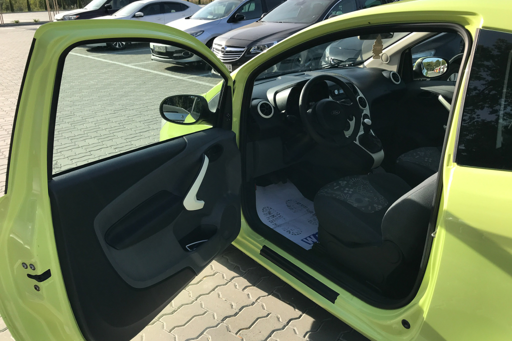 Ford KA photo 21