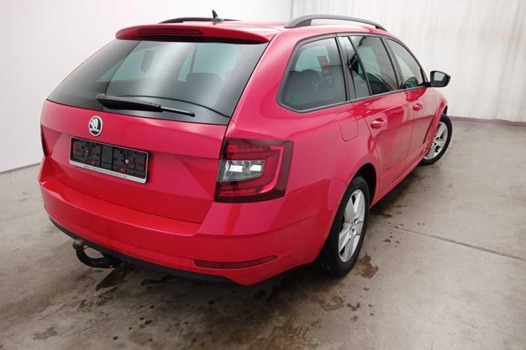 Skoda Octavia Combi 2018 photo 5