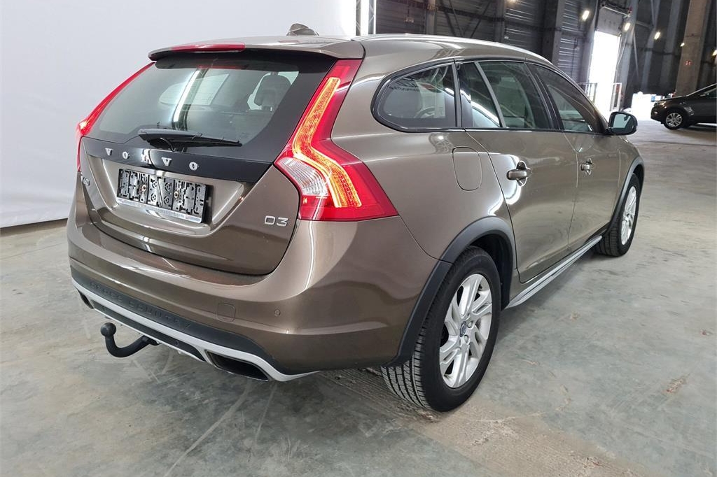 Volvo V60 Cross Country 2016 photo 1