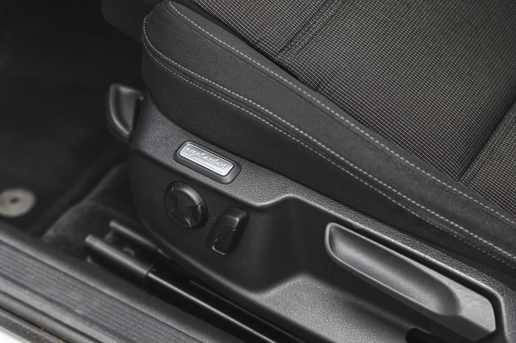 Volkswagen Passat 2016 photo 14