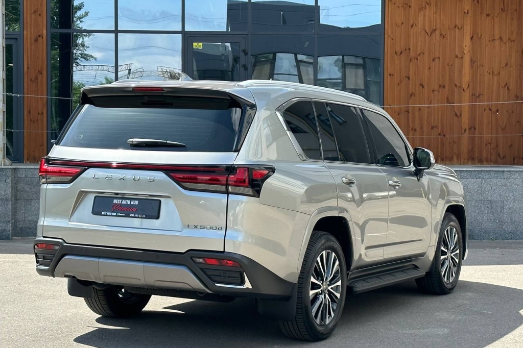 Lexus LX 500d 2022 фото 5