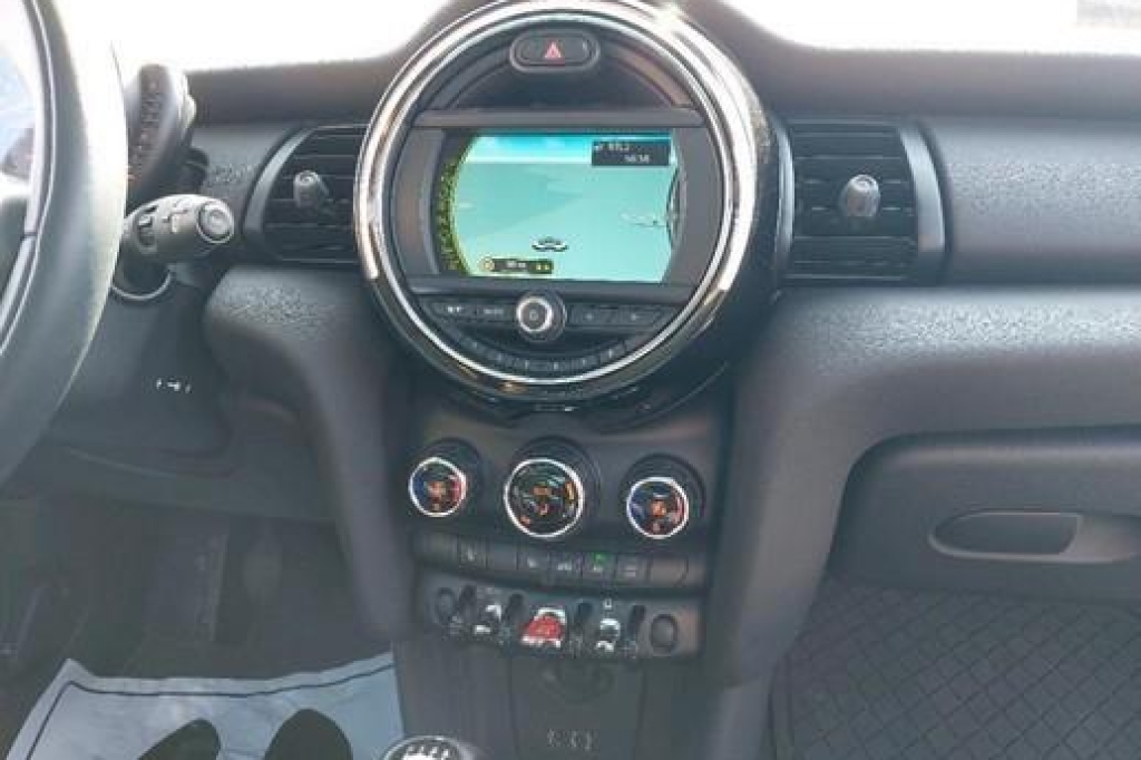 MINI One 2017 фото 8