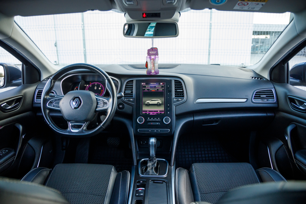 Renault Megane IV BOSE 2016 photo 6