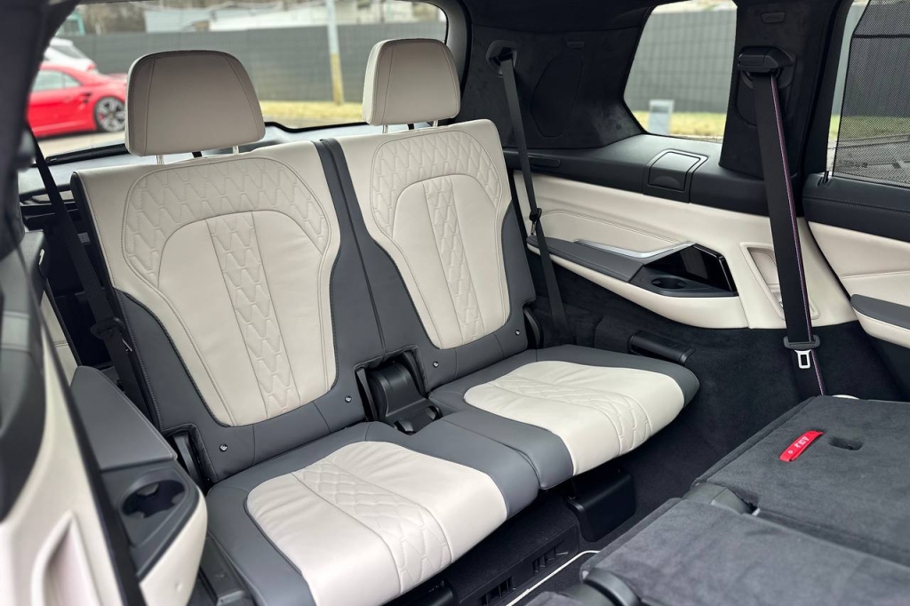 BMW-Alpina XB7 2022 фото 24