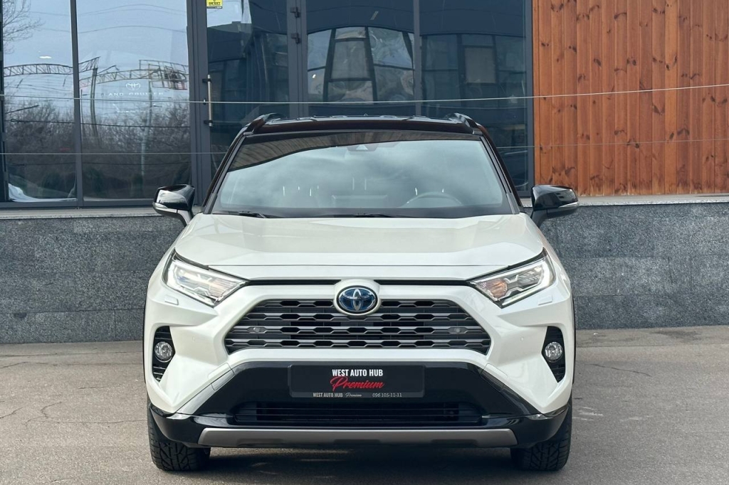 Toyota RAV4 EV Hybrid 2020 фото 1