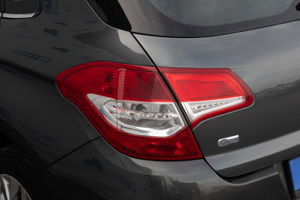 Citroen C4 2015 photo Citroen C4 2015 photo 9