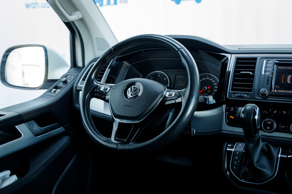Volkswagen Multivan Highline 2016 photo 36