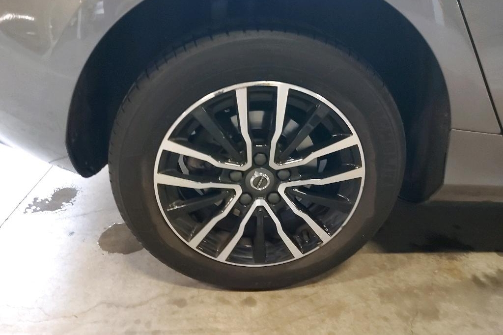 Volvo V40 2016 фото 10