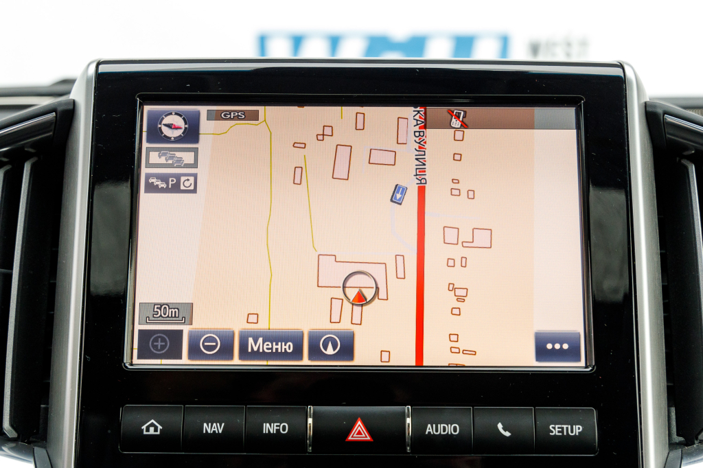 Toyota Land Cruiser 200 2018 photo 10