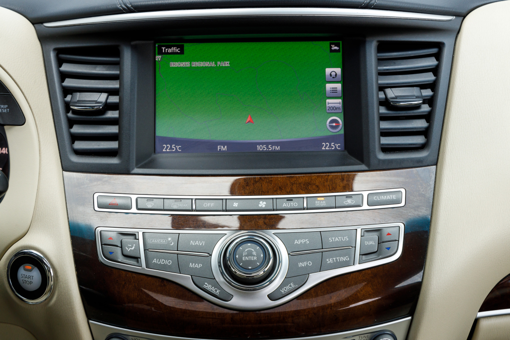 Infiniti QX60 HYBRID 2017 photo 2