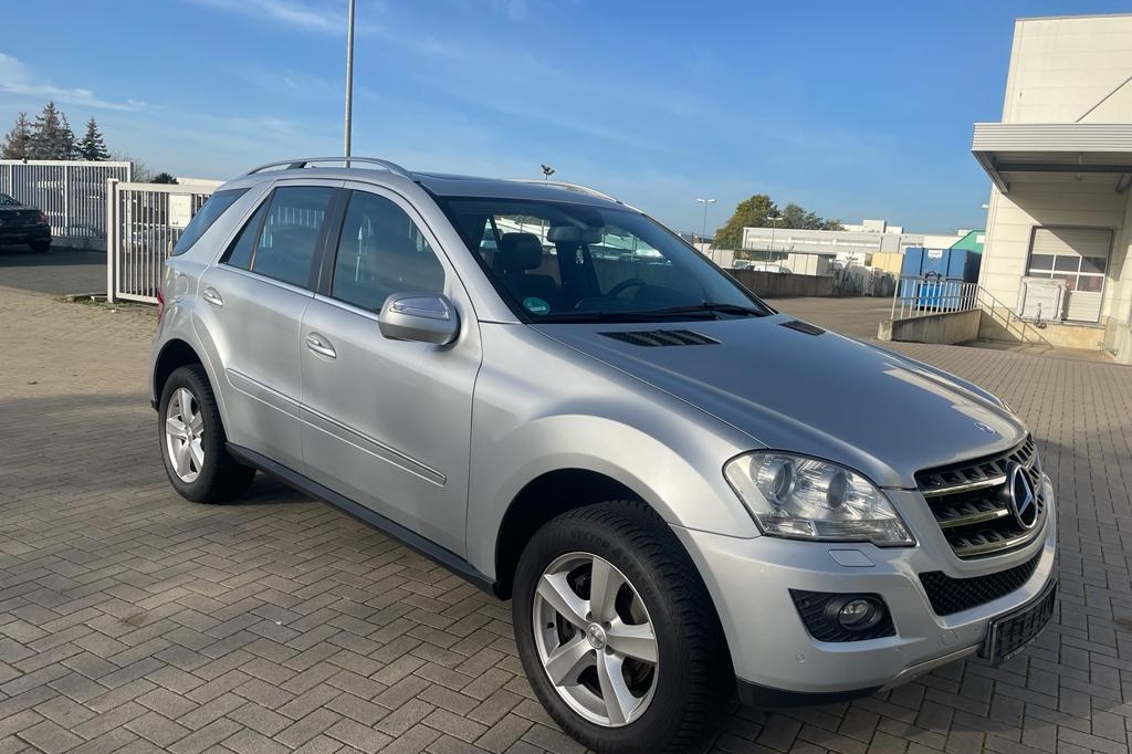 Mercedes-Benz ML 320 2009 photo 1