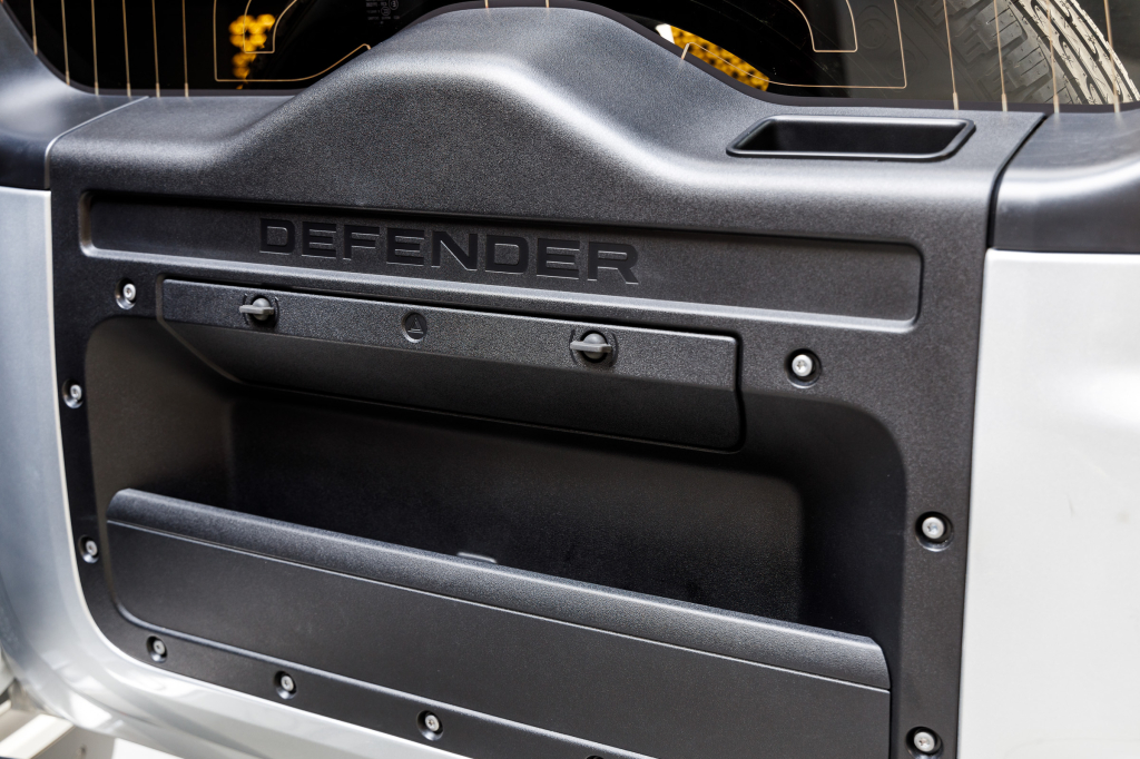 Land Rover Defender First Edition D240 2020 photo 16