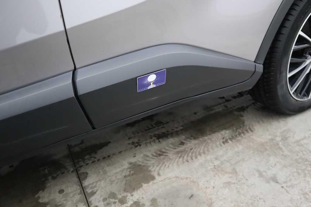 Toyota C-HR 2017 photo 26