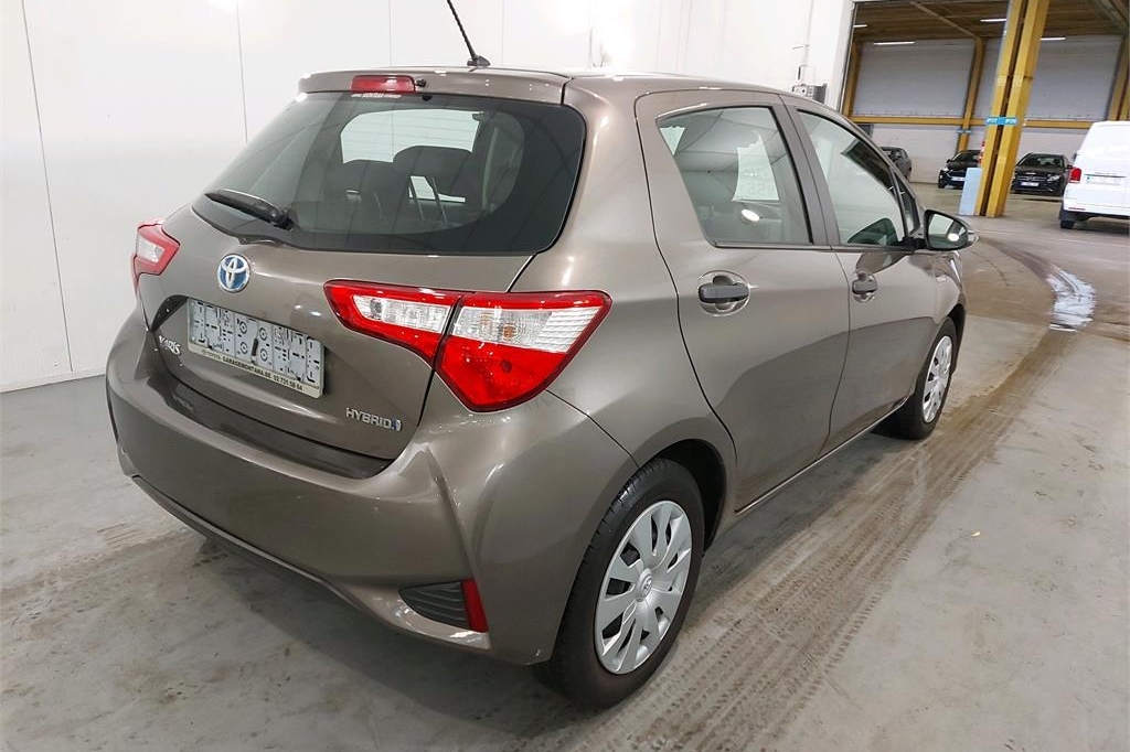 Toyota Yaris 2019 фото 2