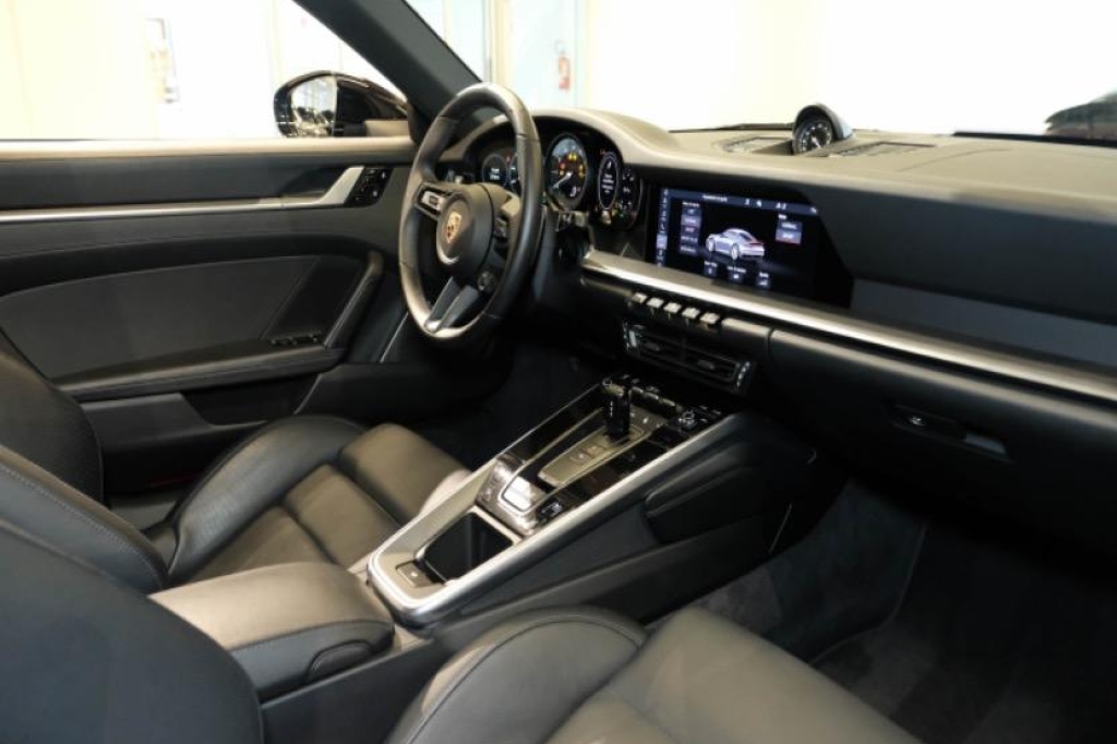 Porsche 992 2019 фото 2