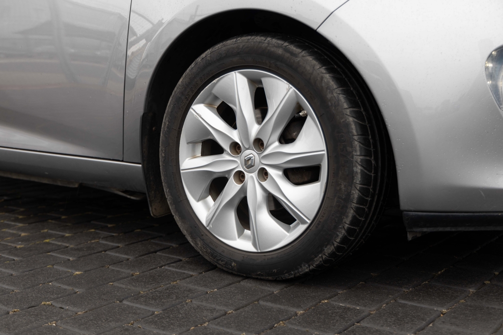 Renault Zoe 2015 фото 5